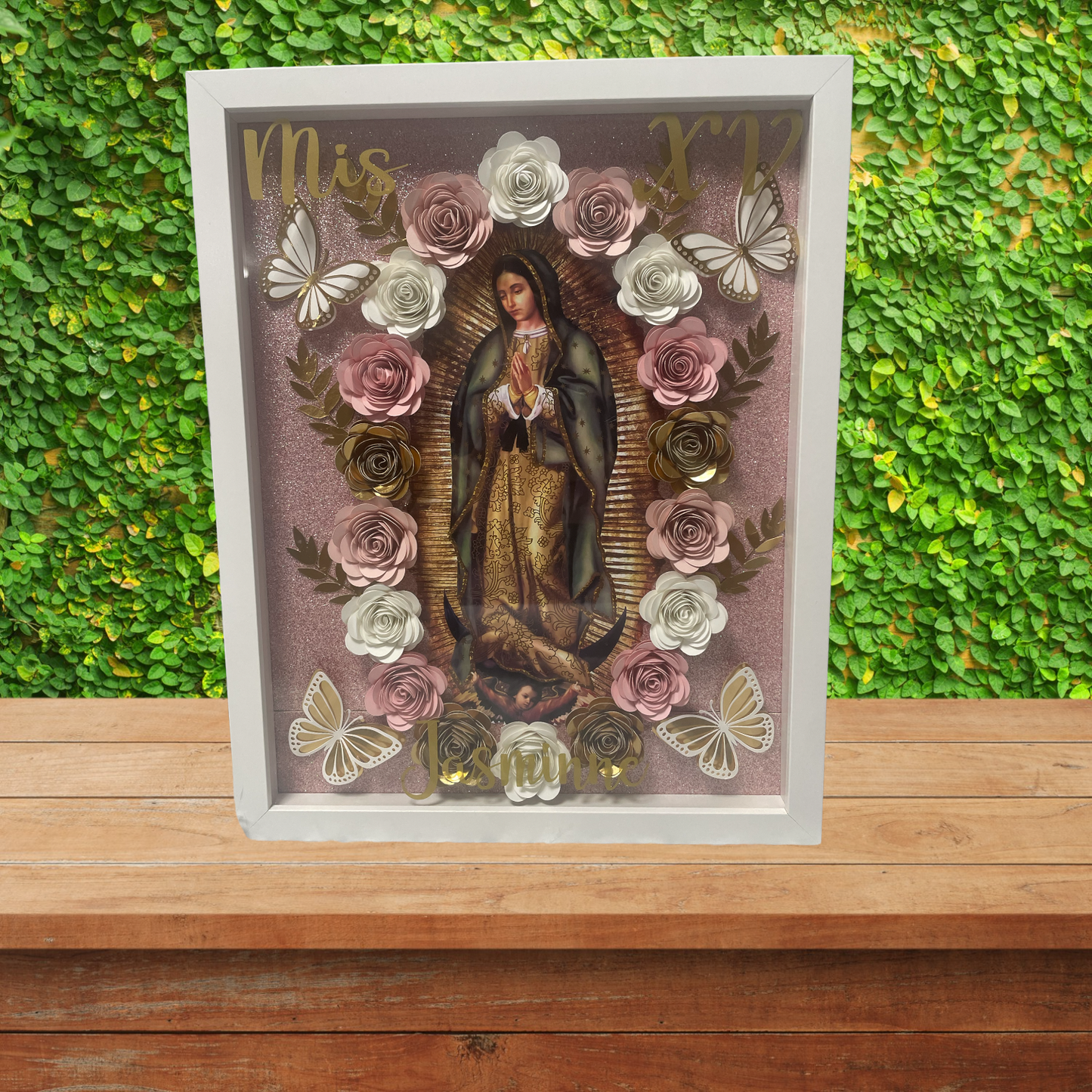 Virgen María Shadow box